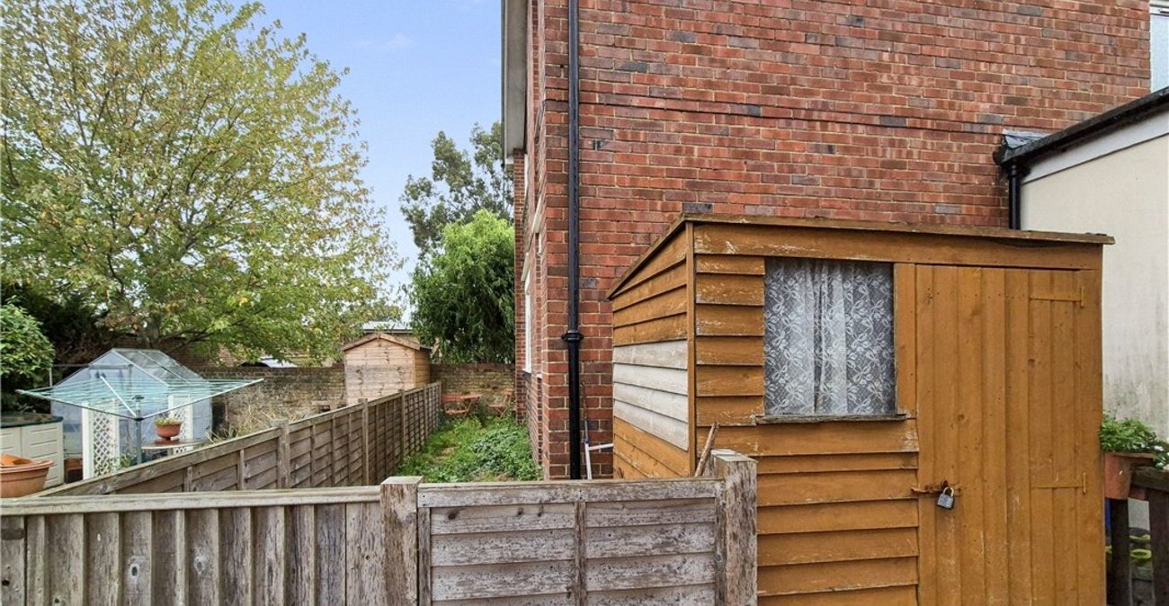 2 bedroom property for sale in Orpington | Robinson Jackson