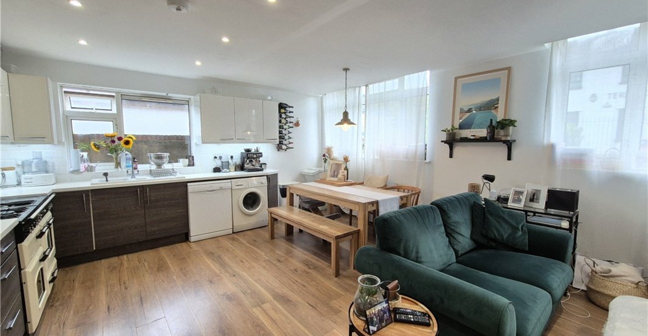 2 bedroom property for sale in Orpington | Robinson Jackson