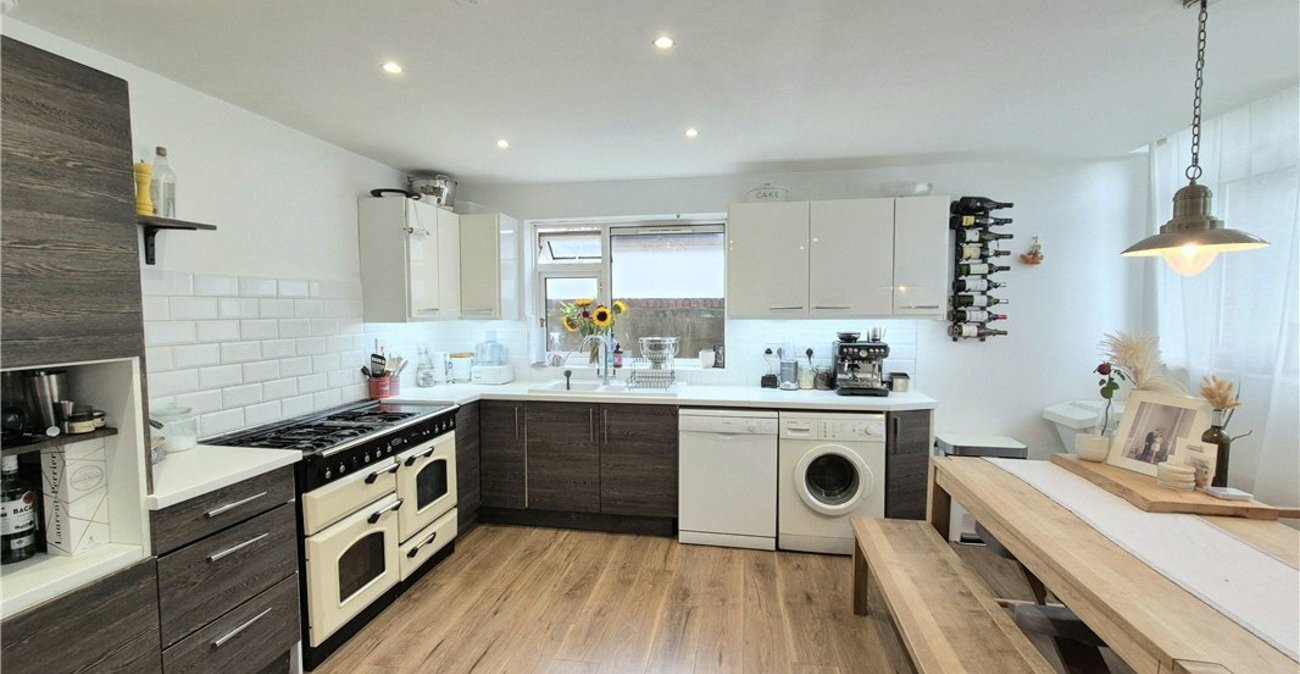 2 bedroom property for sale in Orpington | Robinson Jackson