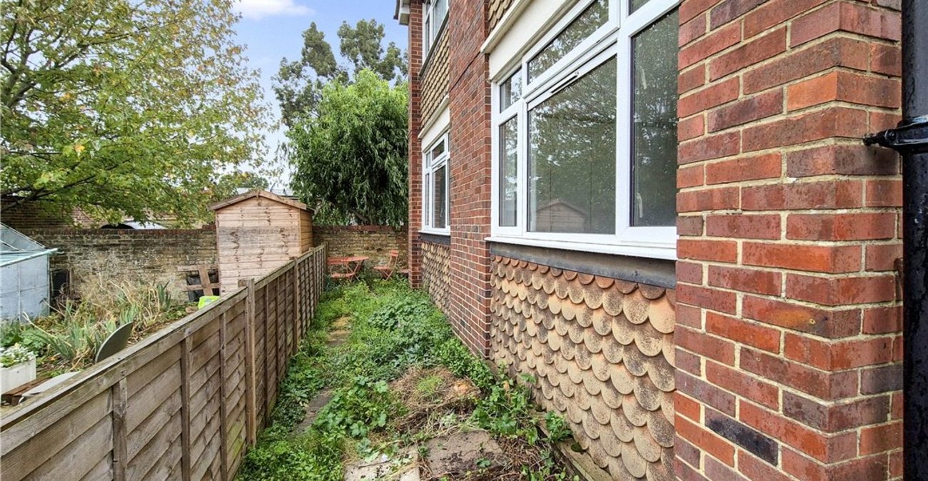 2 bedroom property for sale in Orpington | Robinson Jackson