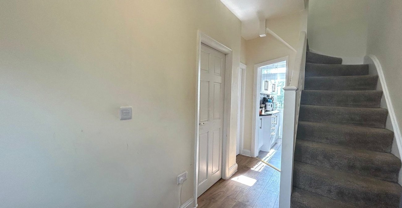 3 bedroom house for sale in Shooters Hill | Robinson Jackson