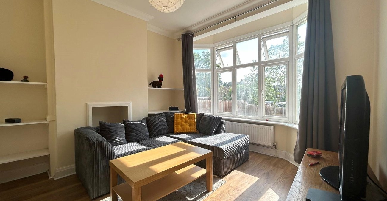 3 bedroom house for sale in Shooters Hill | Robinson Jackson