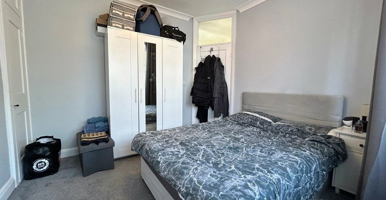 3 bedroom house for sale in Shooters Hill | Robinson Jackson