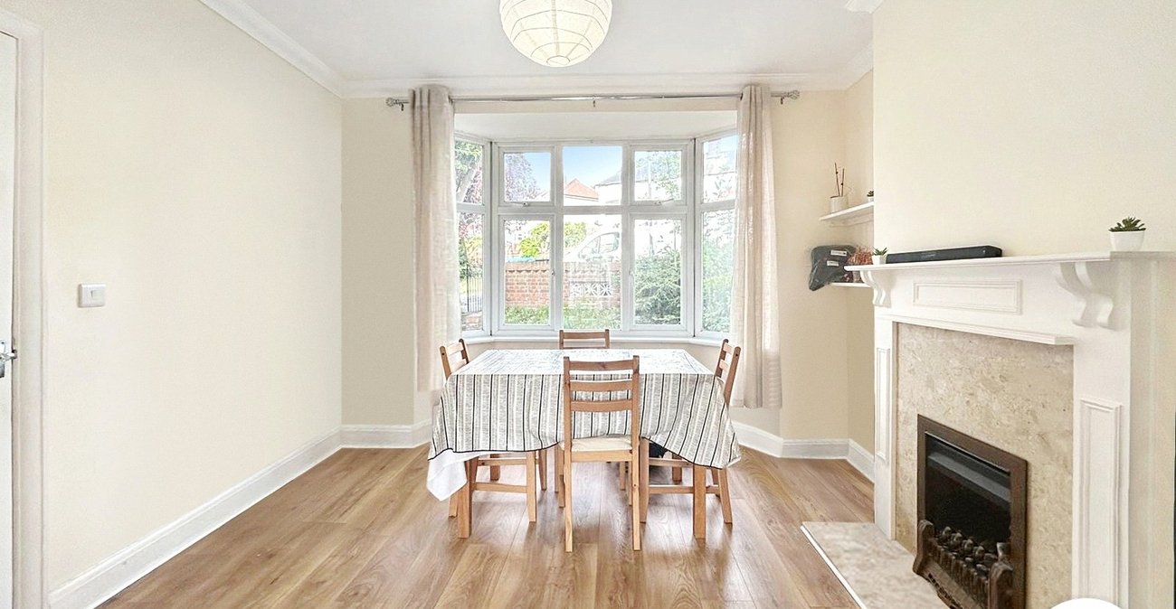 3 bedroom house for sale in Shooters Hill | Robinson Jackson