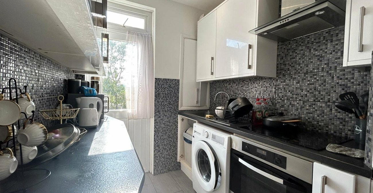 3 bedroom house for sale in Shooters Hill | Robinson Jackson