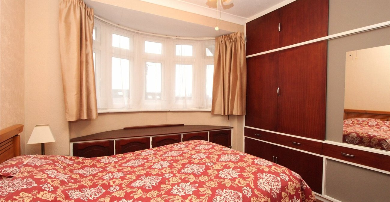 3 bedroom house for sale in Shooters Hill | Robinson Jackson