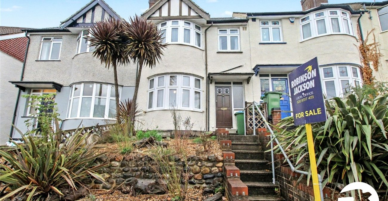 3 bedroom house for sale in Shooters Hill | Robinson Jackson