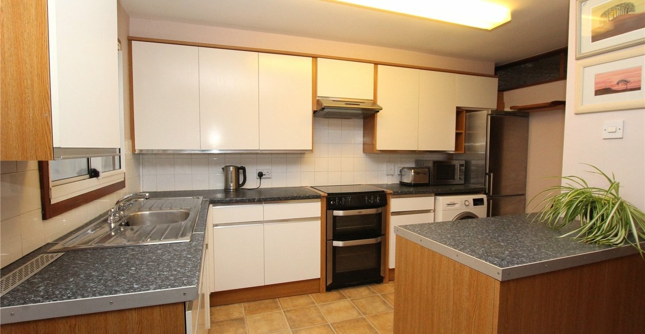 3 bedroom house for sale in Shooters Hill | Robinson Jackson