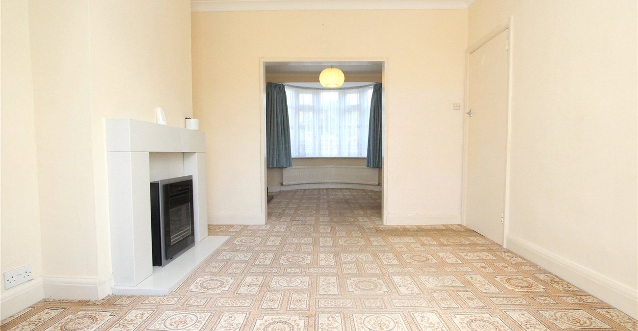 3 bedroom house for sale in Shooters Hill | Robinson Jackson