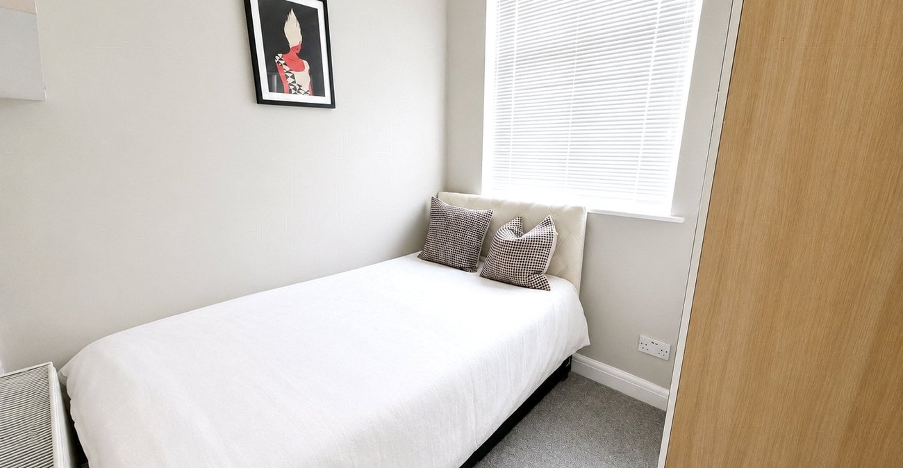3 bedroom house for sale in Shooters Hill | Robinson Jackson