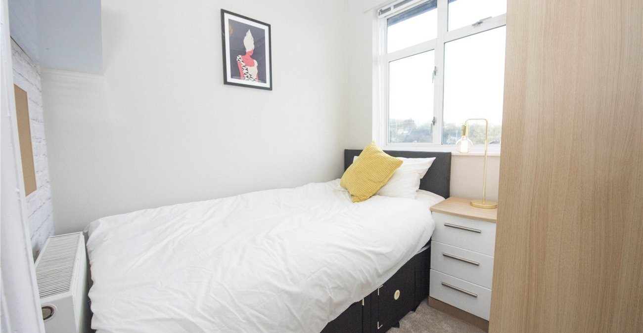 3 bedroom house for sale in Shooters Hill | Robinson Jackson