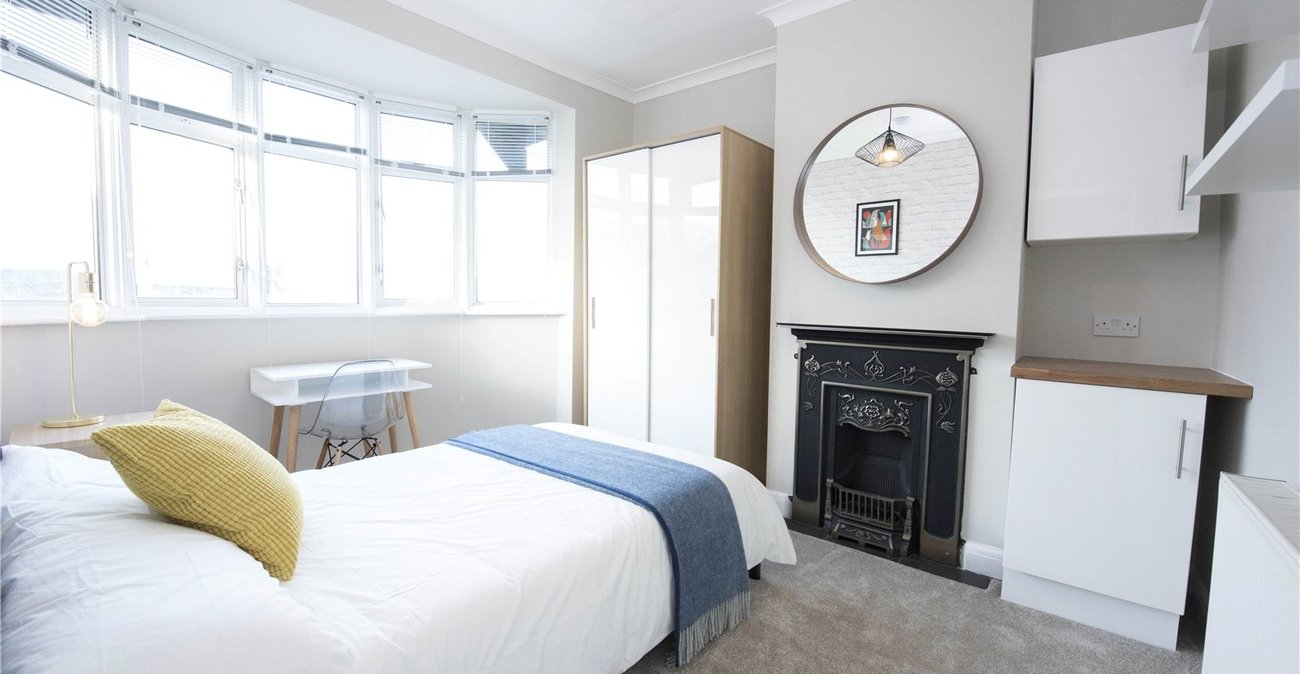 3 bedroom house for sale in Shooters Hill | Robinson Jackson