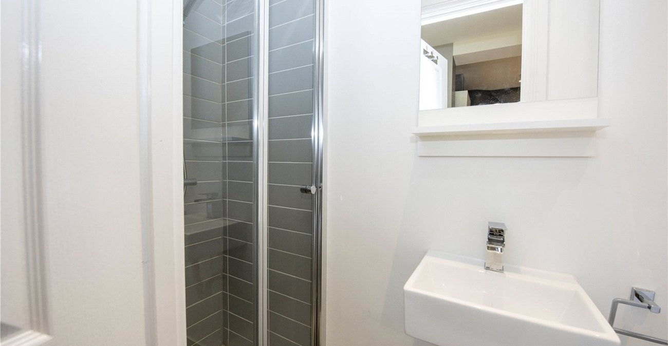 3 bedroom house for sale in Shooters Hill | Robinson Jackson