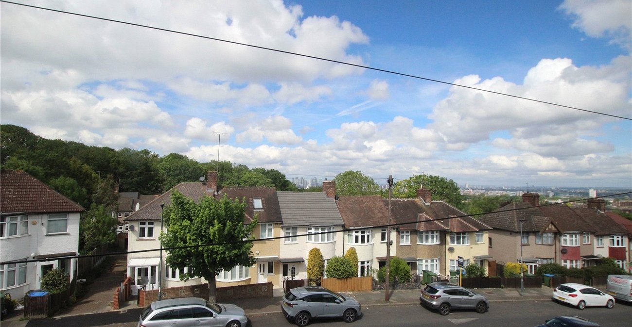 3 bedroom house for sale in Shooters Hill | Robinson Jackson