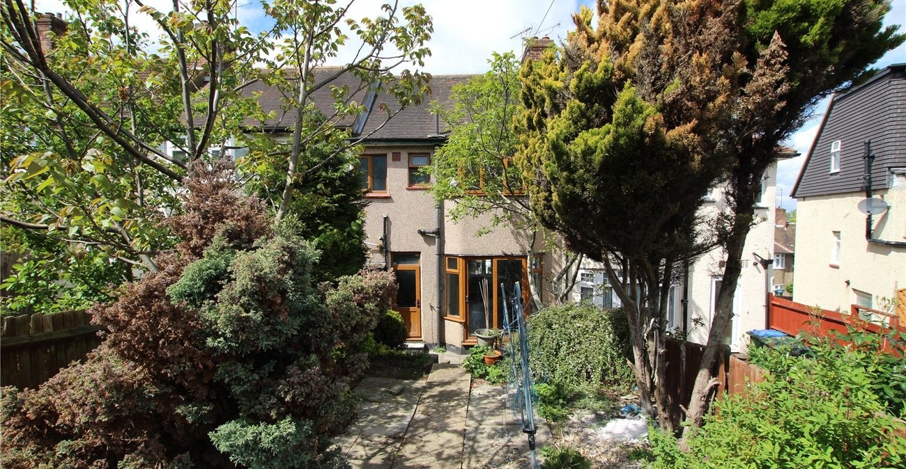 3 bedroom house for sale in Shooters Hill | Robinson Jackson
