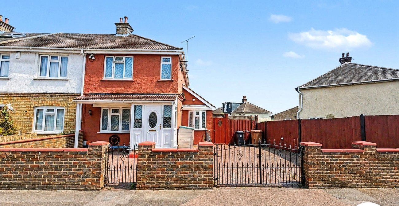 2 bedroom house for sale in Chatham | Robinson Michael & Jackson