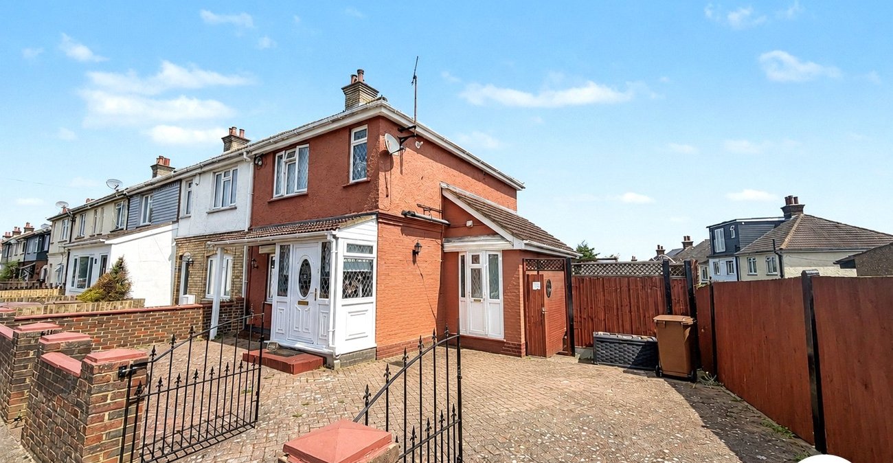 2 bedroom house for sale in Chatham | Robinson Michael & Jackson