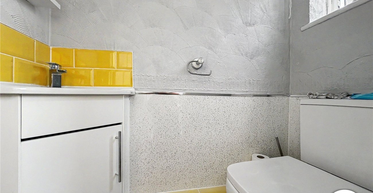2 bedroom house for sale in Chatham | Robinson Michael & Jackson