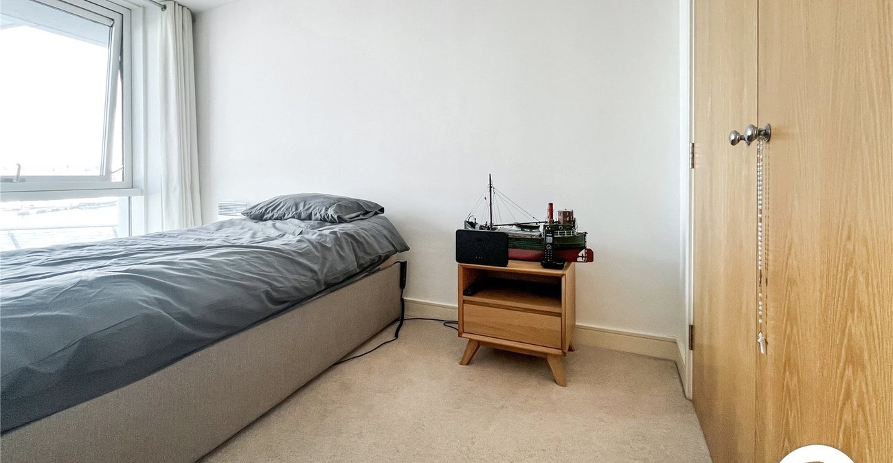1 bedroom property for sale in Dock Head Road | Robinson Michael & Jackson