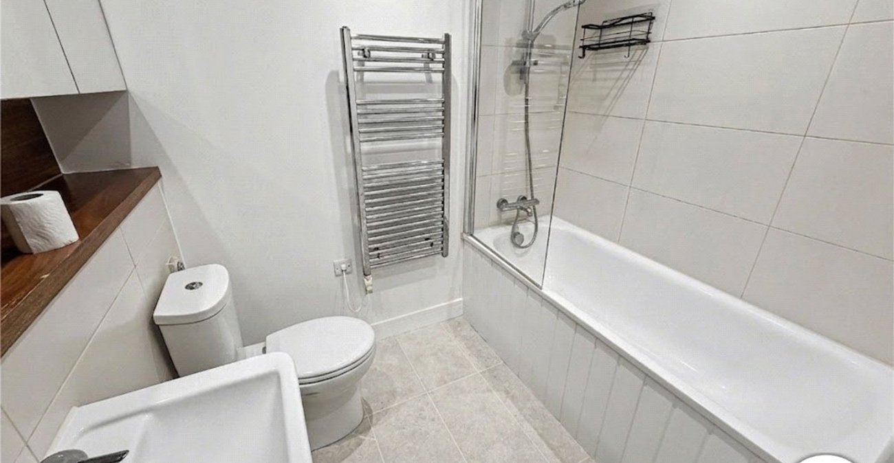 2 bedroom property for sale in Marina Point East | Robinson Michael & Jackson