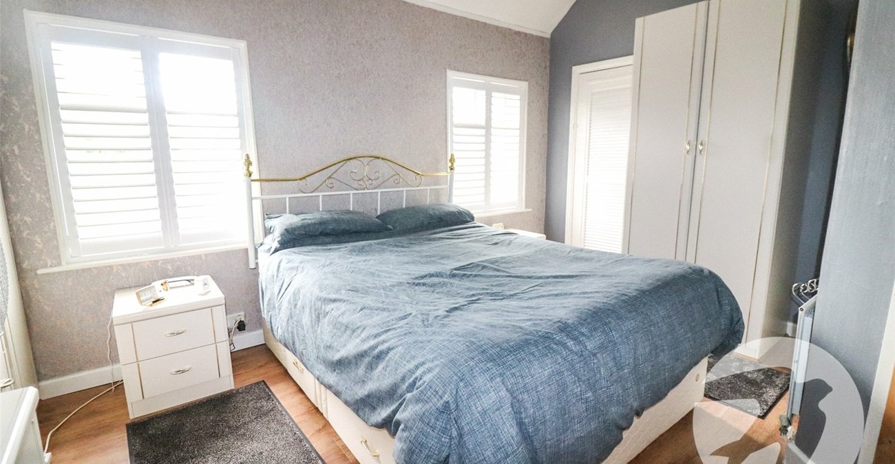 3 bedroom house for sale in Erith | Robinson Jackson