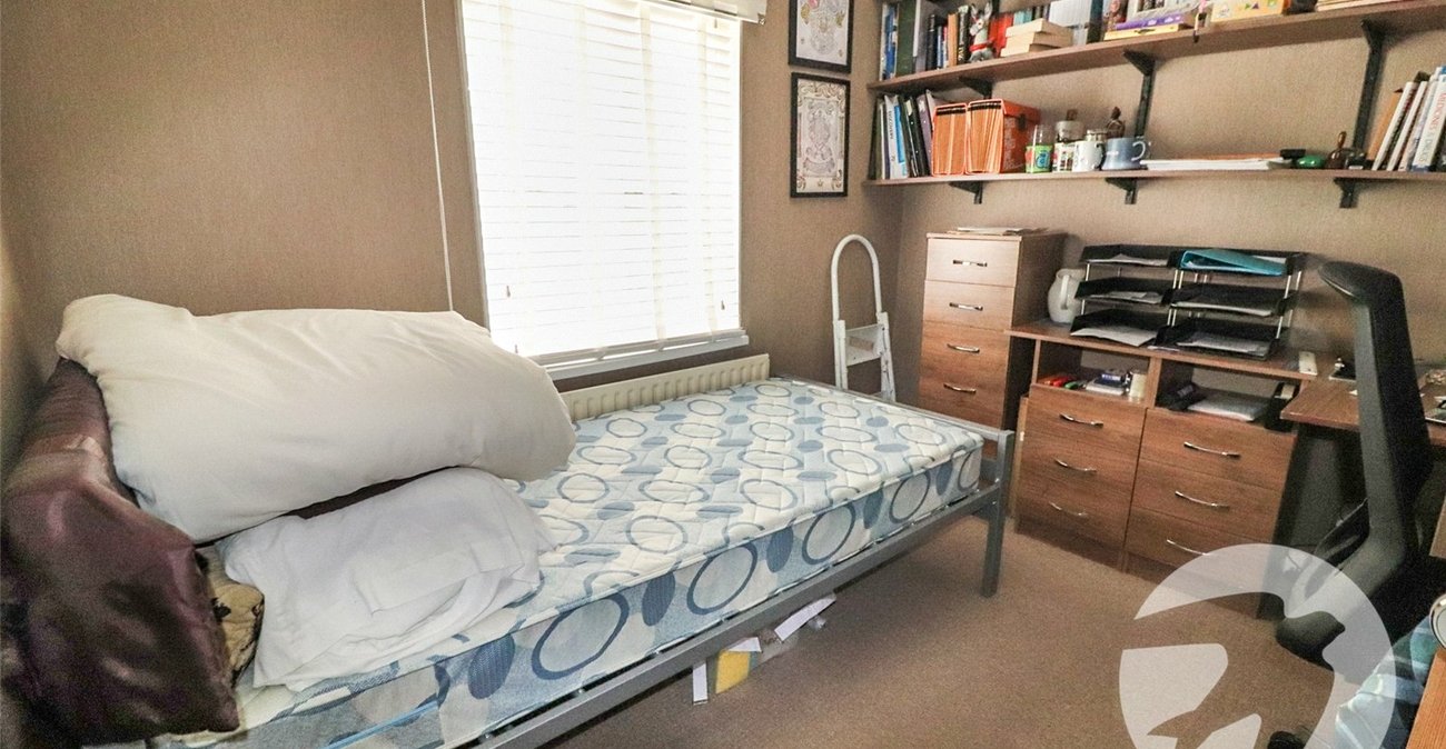 3 bedroom house for sale in Erith | Robinson Jackson