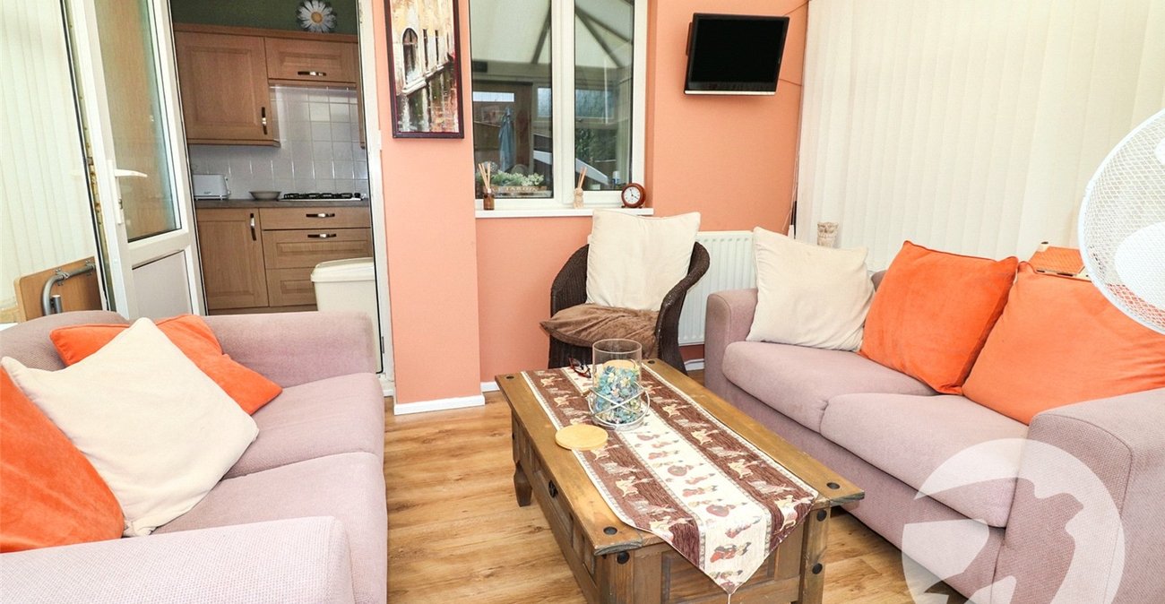 3 bedroom house for sale in Erith | Robinson Jackson