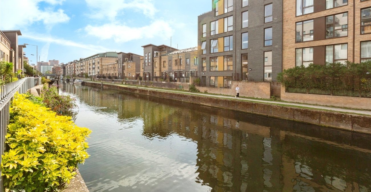 1 bedroom property for sale in London | Robinson Jackson