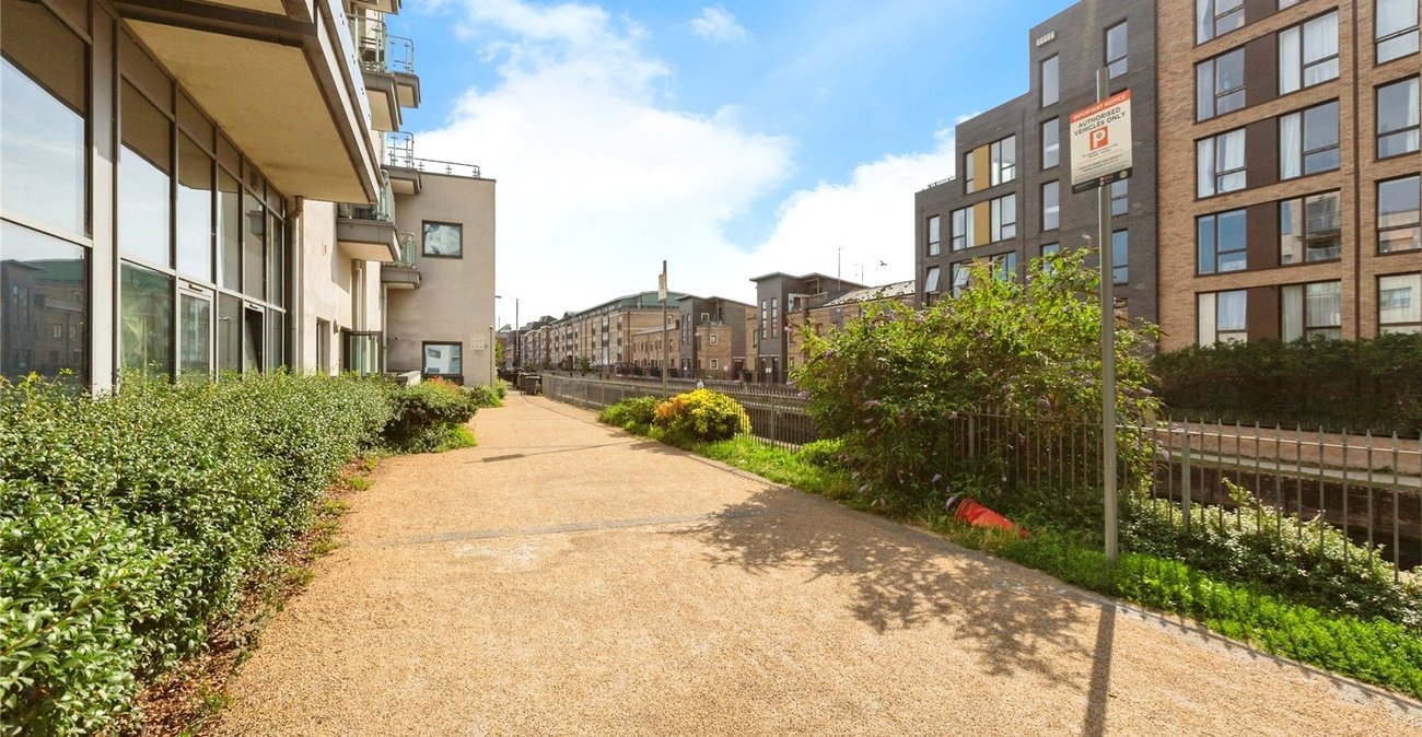 1 bedroom property for sale in London | Robinson Jackson