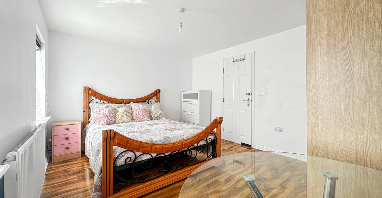 3 bedroom property for sale in Gillingham | Robinson Michael & Jackson