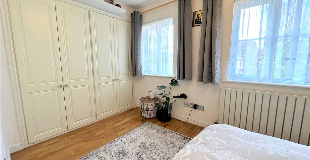 3 bedroom house for sale in Thamesmead | Robinson Jackson
