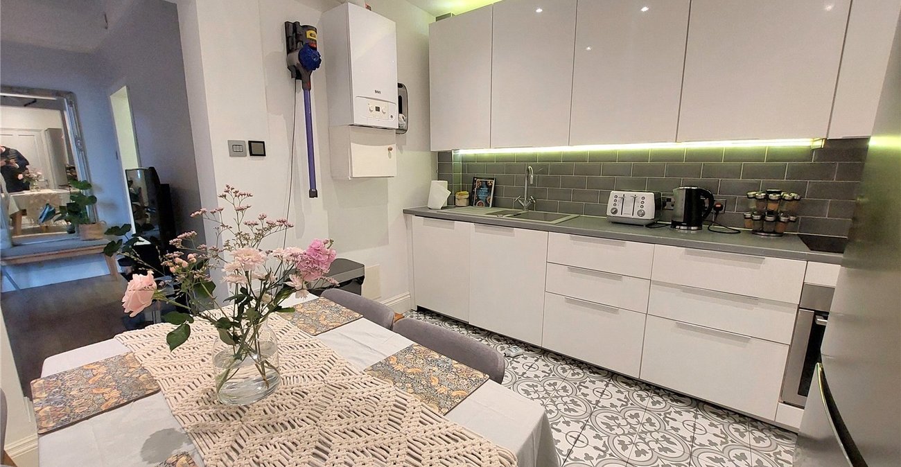 2 bedroom property for sale in Catford | Robinson Jackson