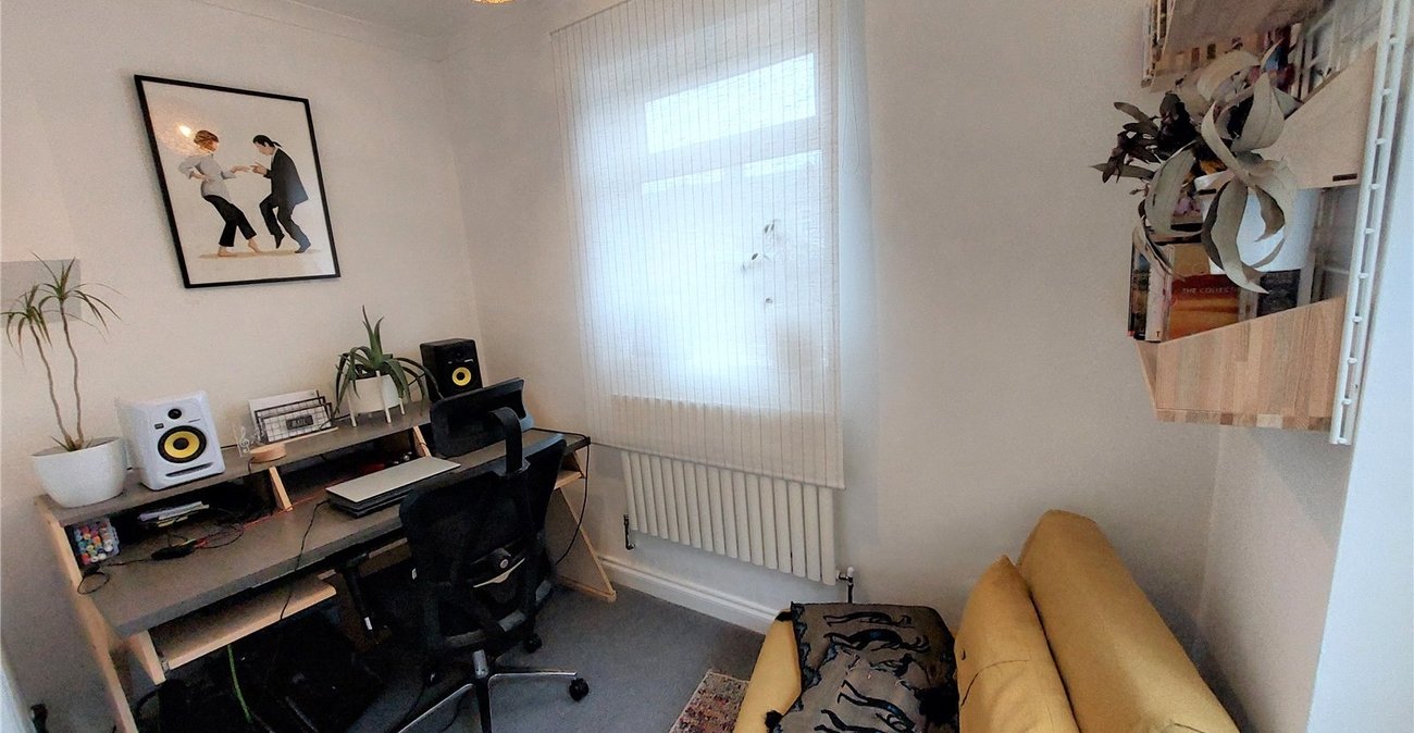 2 bedroom property for sale in Catford | Robinson Jackson