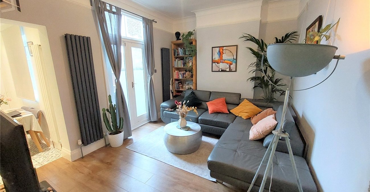 2 bedroom property for sale in Catford | Robinson Jackson