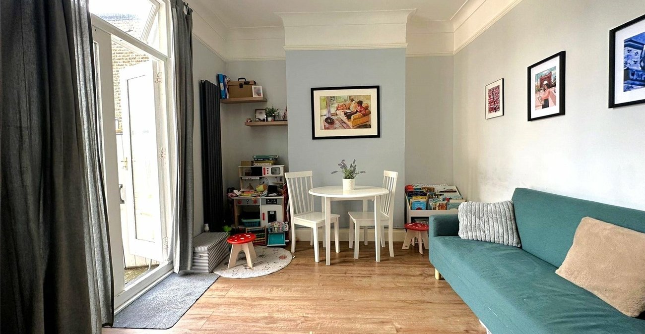 2 bedroom property for sale in Catford | Robinson Jackson