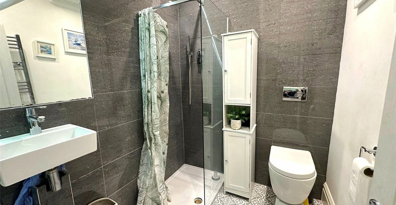 2 bedroom property for sale in Catford | Robinson Jackson