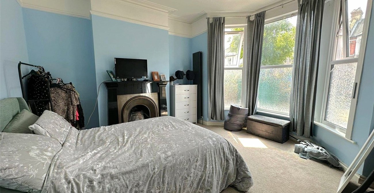 2 bedroom property for sale in Catford | Robinson Jackson