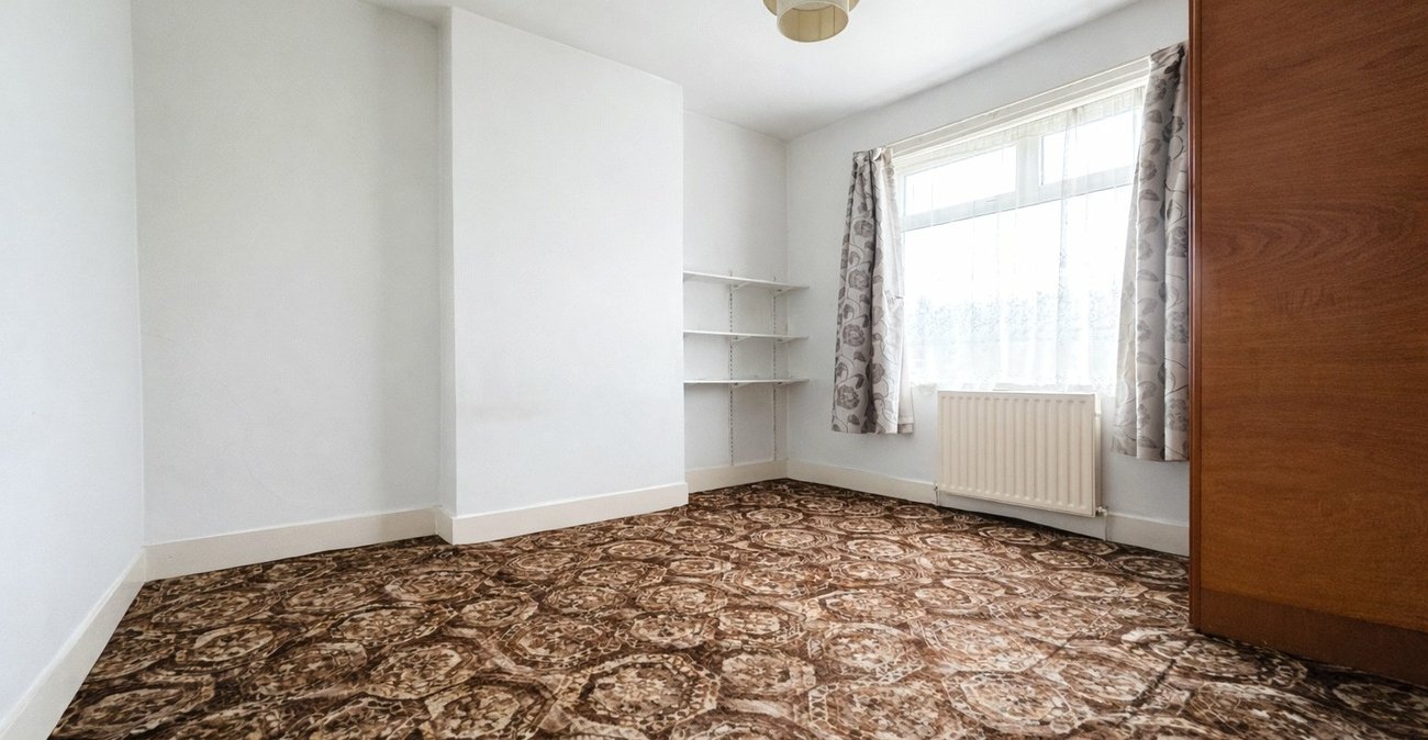 3 bedroom house for sale in London | Robinson Jackson