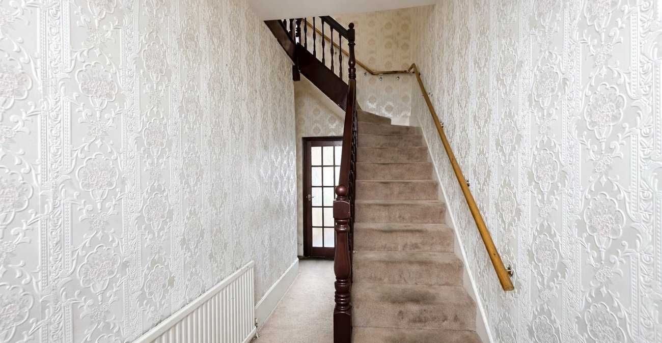 3 bedroom house for sale in London | Robinson Jackson