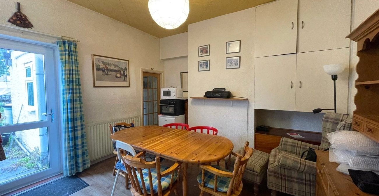 3 bedroom house for sale in London | Robinson Jackson