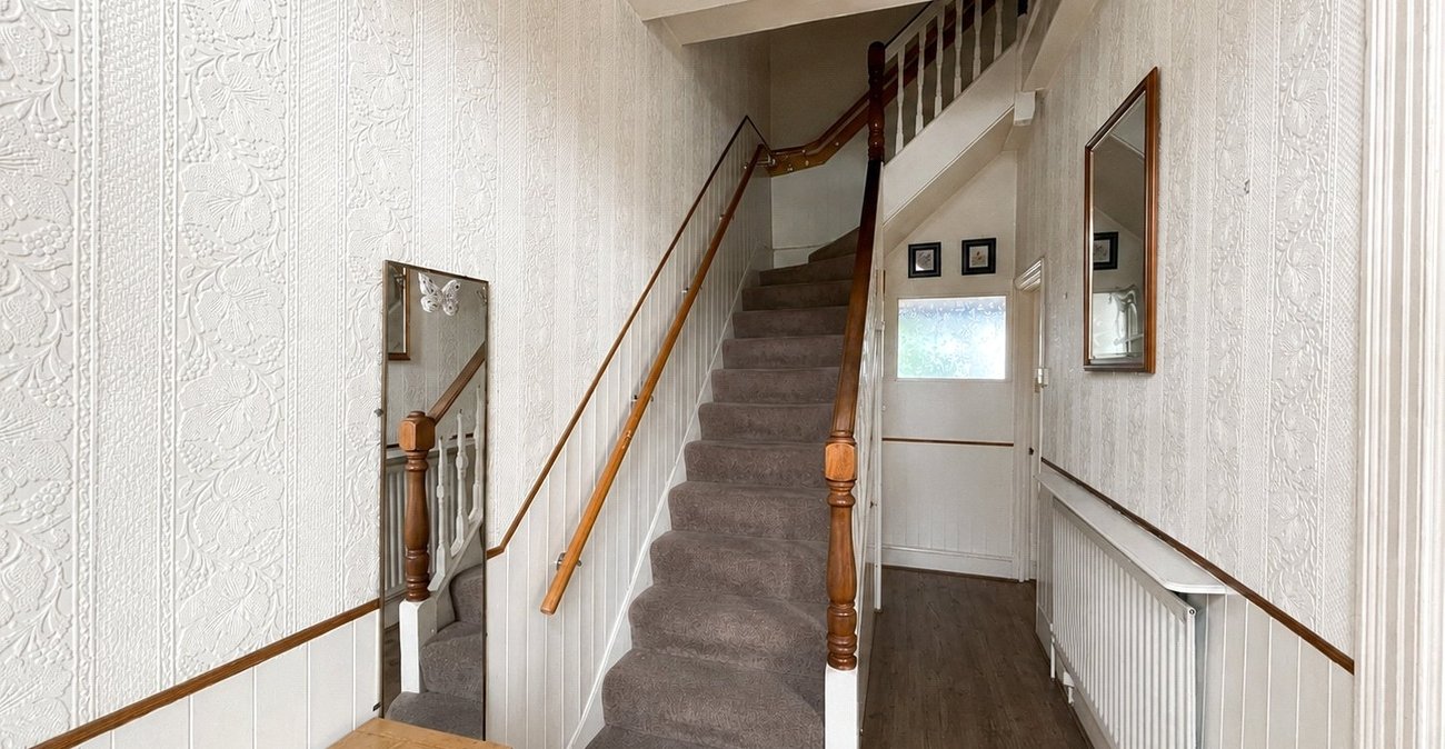 3 bedroom house for sale in London | Robinson Jackson