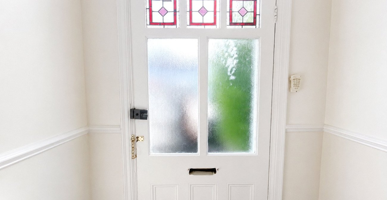 3 bedroom house for sale in London | Robinson Jackson
