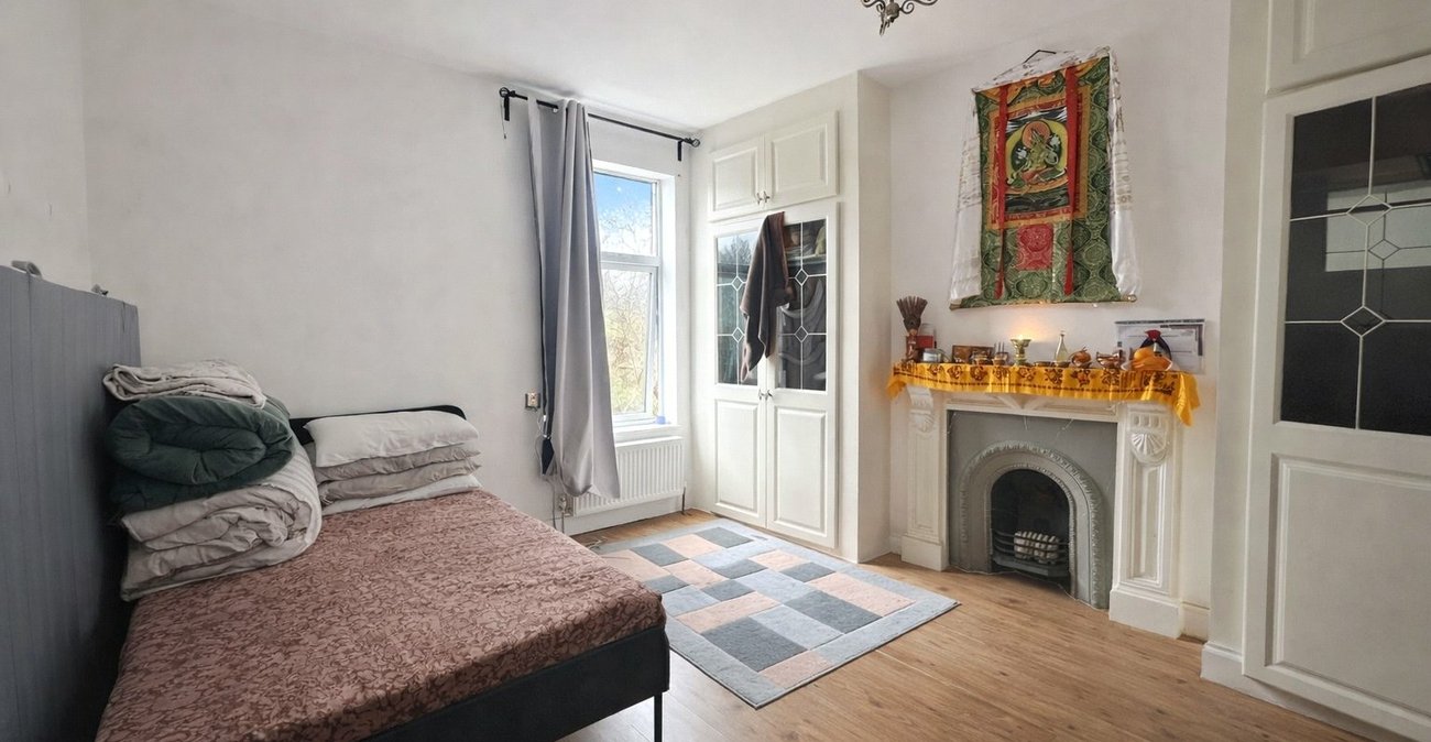 3 bedroom house for sale in London | Robinson Jackson