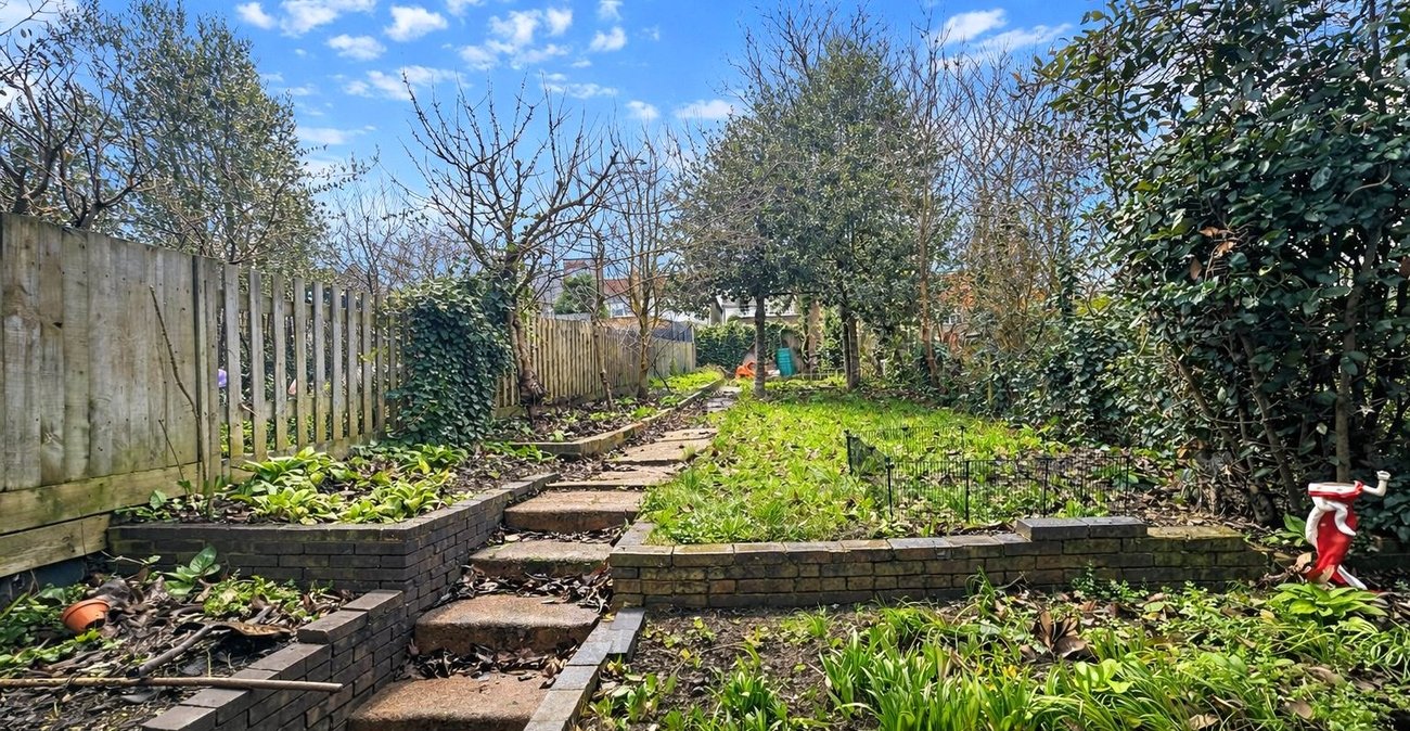 3 bedroom house for sale in London | Robinson Jackson