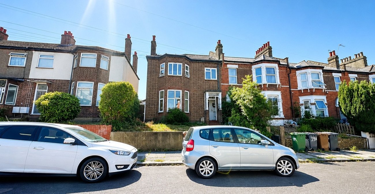 1 bedroom property for sale in London | Robinson Jackson