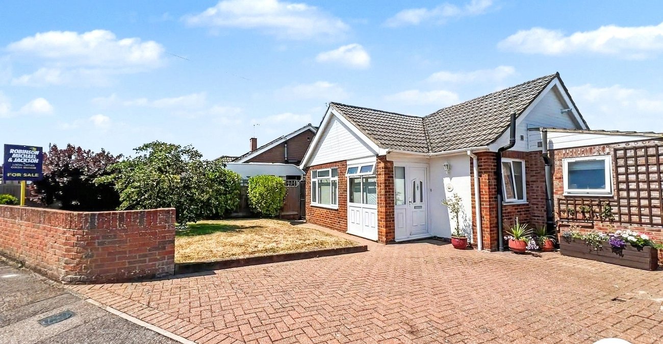 2 bedroom bungalow for sale in Rochester | Robinson Michael & Jackson