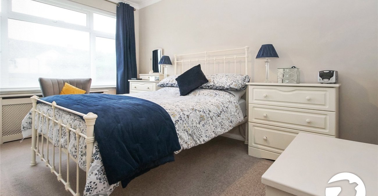 2 bedroom bungalow for sale in Rochester | Robinson Michael & Jackson