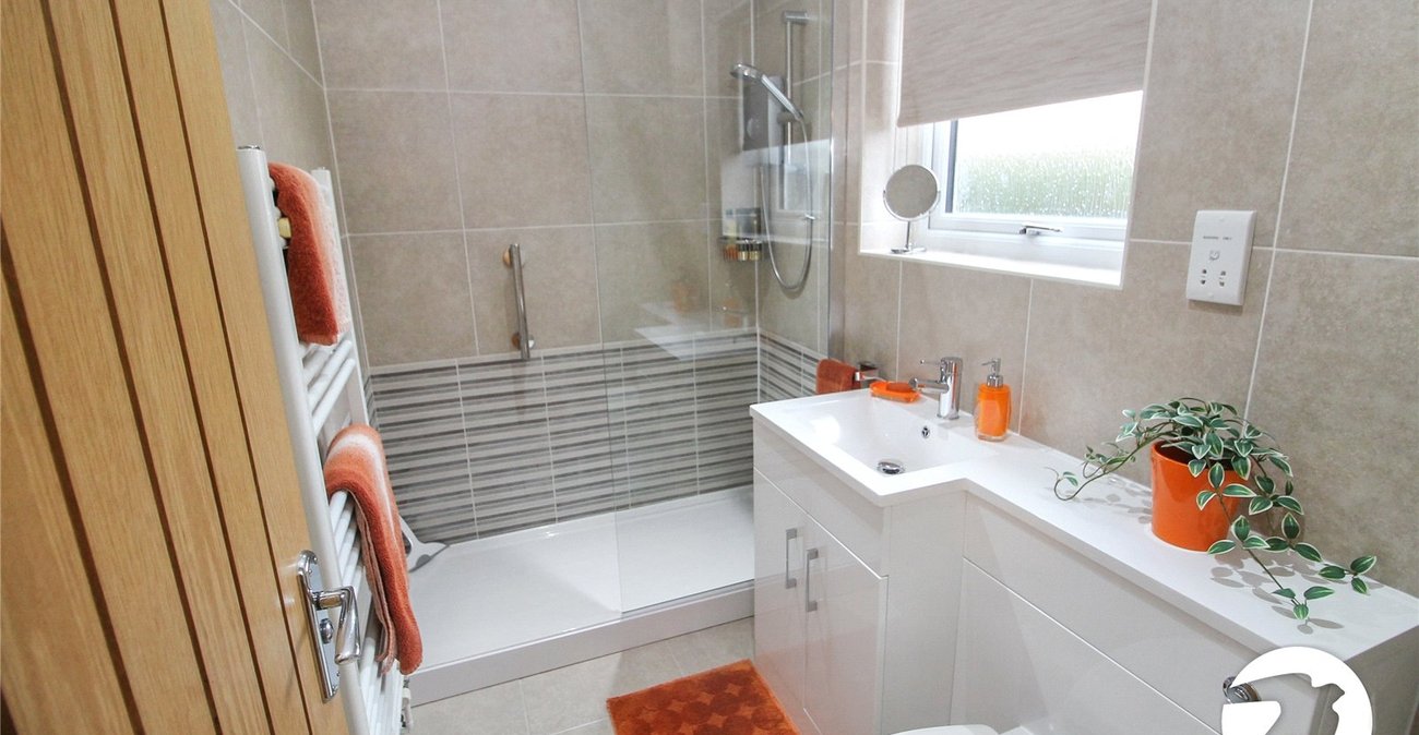 2 bedroom bungalow for sale in Rochester | Robinson Michael & Jackson