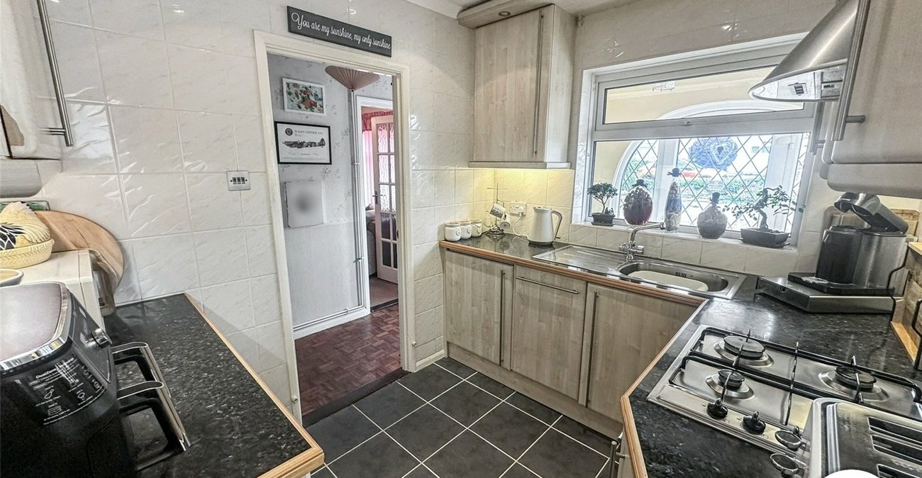 2 bedroom bungalow for sale in Rochester | Robinson Michael & Jackson