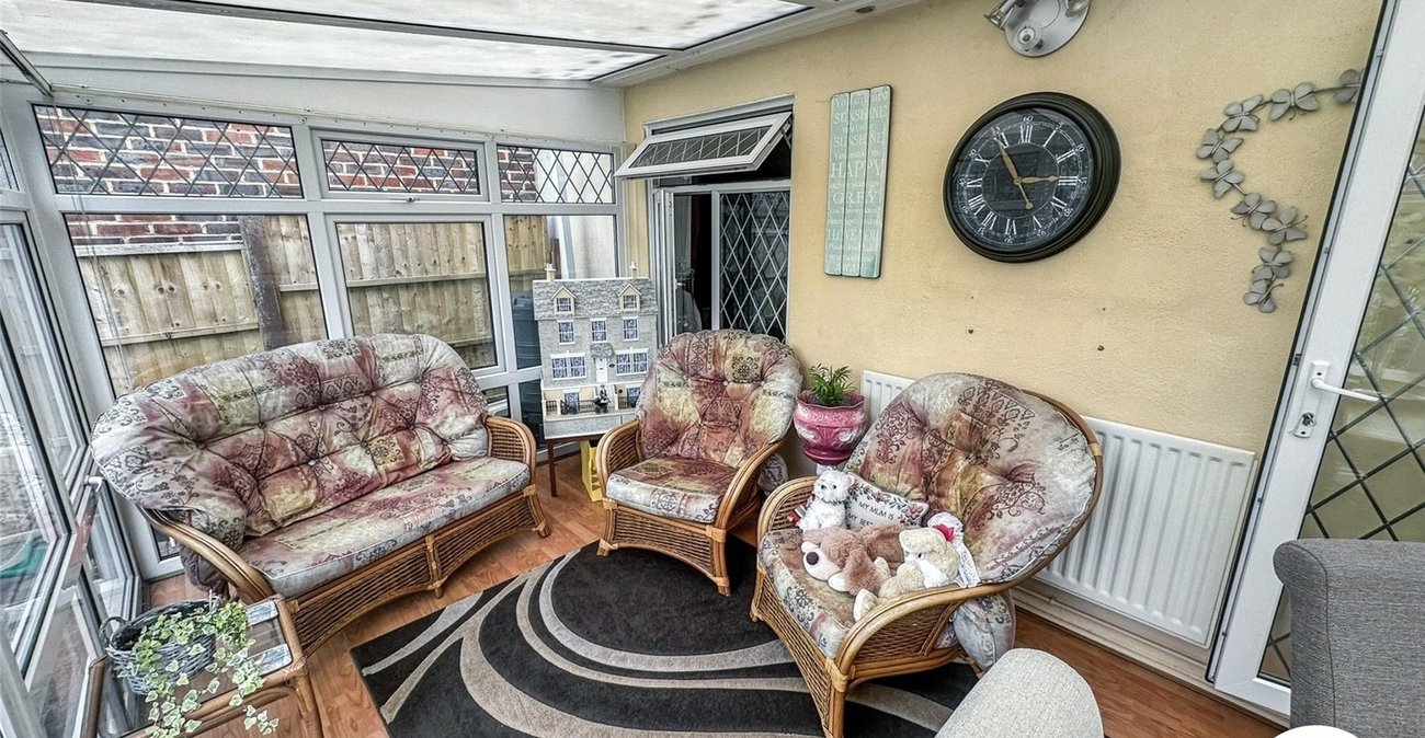 2 bedroom bungalow for sale in Rochester | Robinson Michael & Jackson